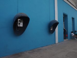 Cabines téléphoniques à Cuba