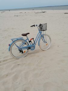 J'ai amené mon vélo à la plage