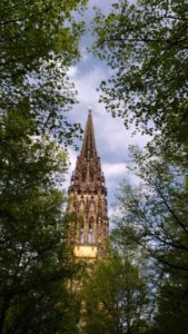 La cathédrale détruite d'Hambourg, clocher