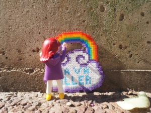 Street art Hama et playmobil