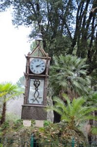 Horloge dans les jardins de la villa Borghese