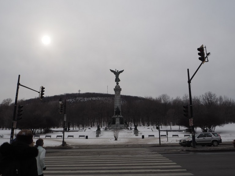 Statue au pied du Mont Royal