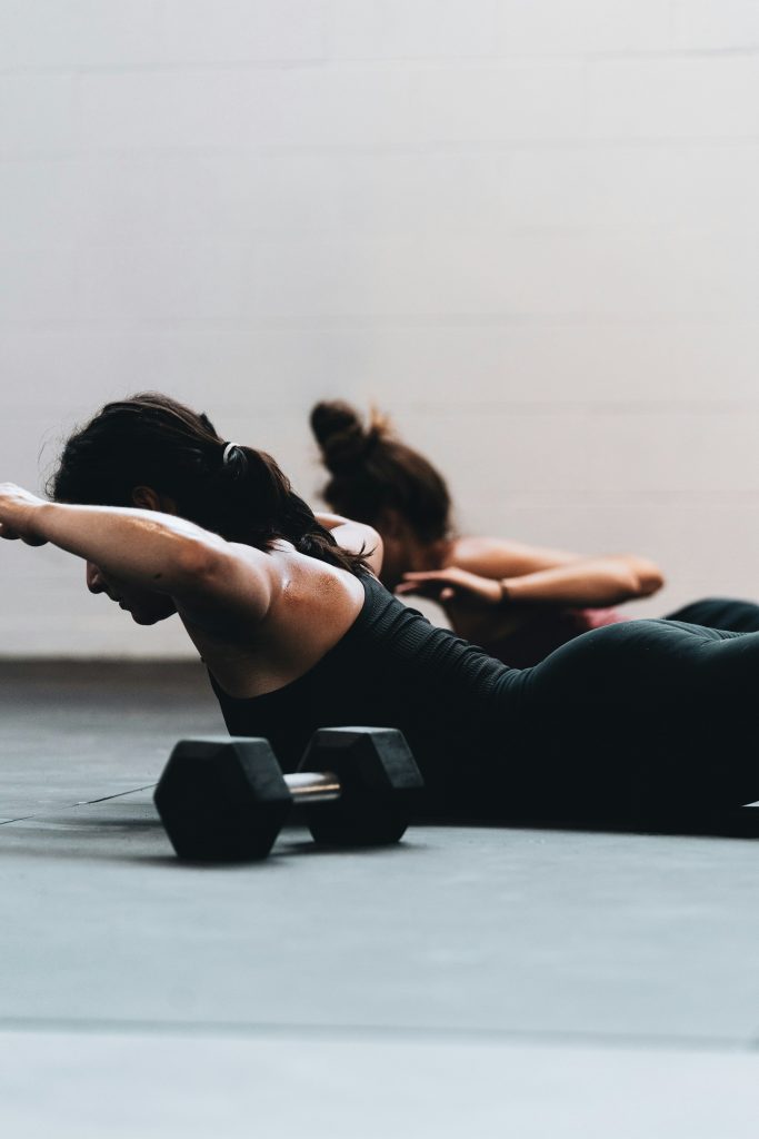 Faire du Pilates, musculation du dos et des épaules